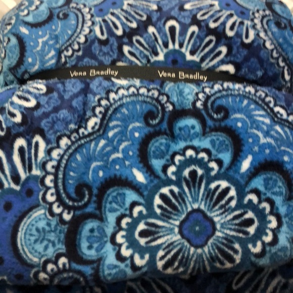 NWT! Vera Bradley throw blanket! - Picture 3 of 8